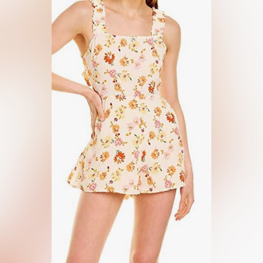 Sadie & Sage Floral tie back ruffle romper